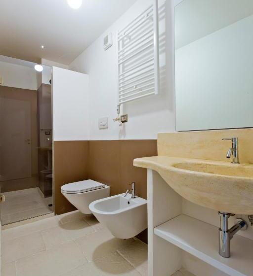 غرفة قياسية, La Loggetta