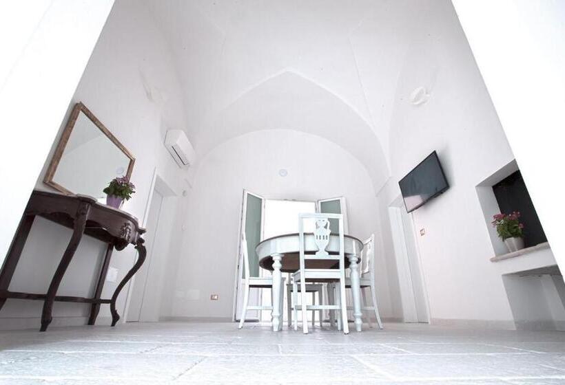 غرفة قياسية, La Loggetta