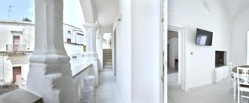 غرفة قياسية مزوَّدة بتراس, La Loggetta