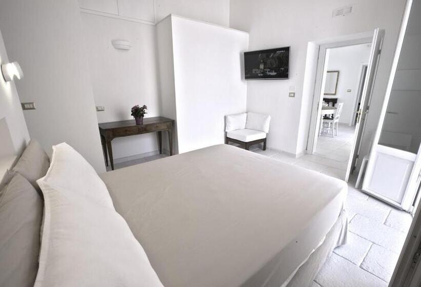 غرفة قياسية مزوَّدة بتراس, La Loggetta