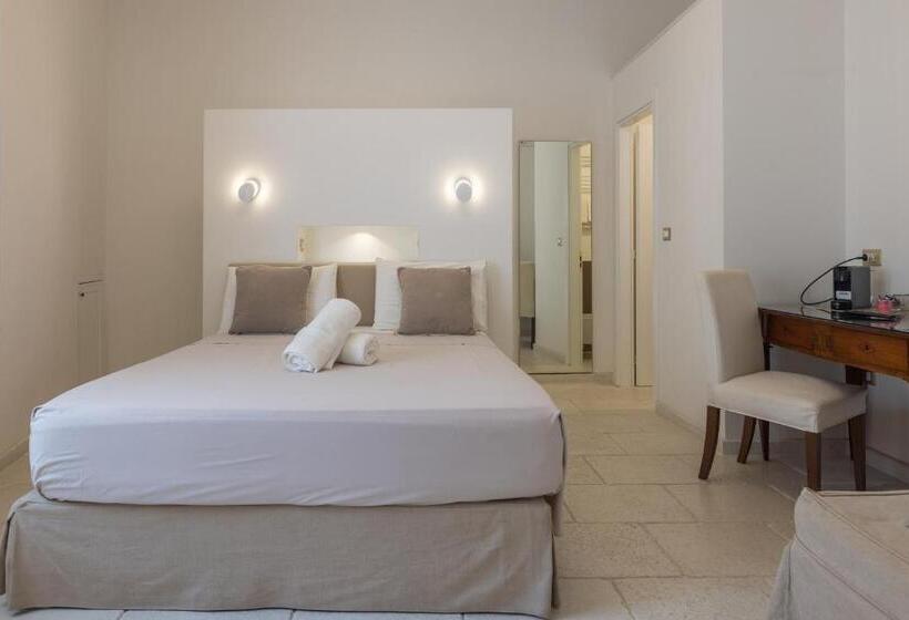 غرفة قياسية مزوَّدة بتراس, La Loggetta