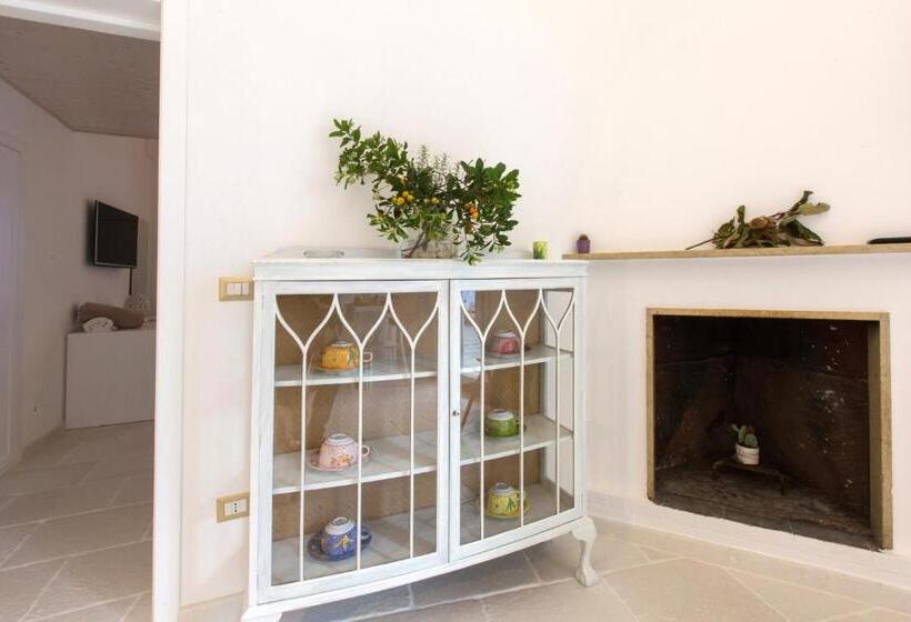 شقة غرفة واحدة, La Loggetta