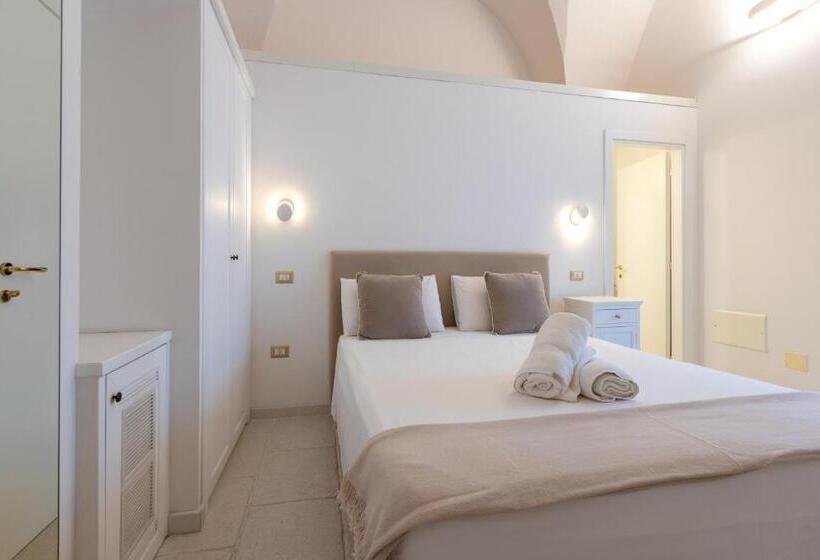 غرفة قياسية, La Loggetta