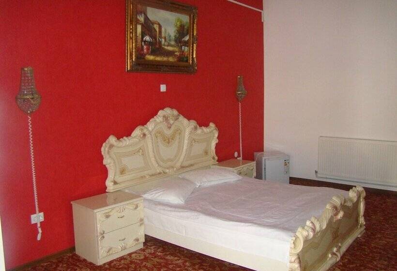 Апартаменты 1 Спальня, Pensiunea Crown Royal