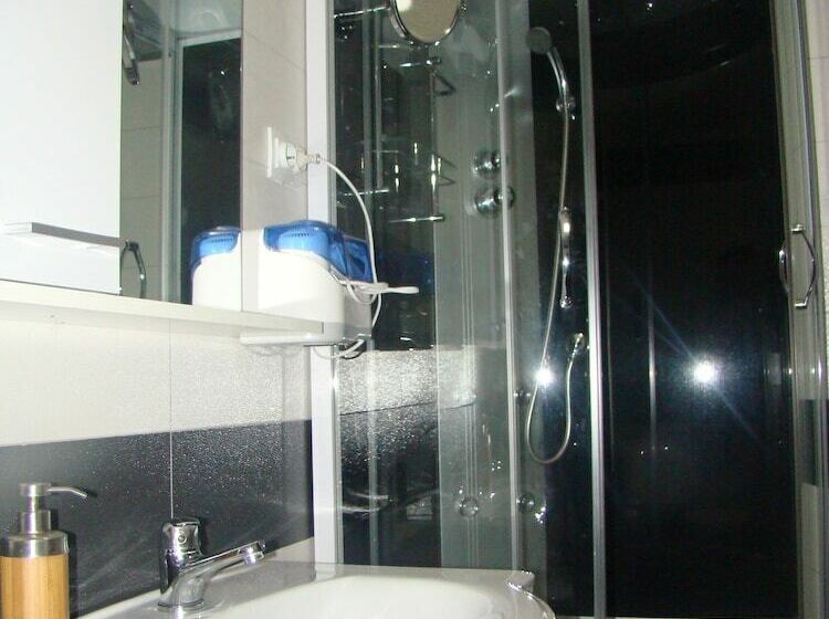 Апартаменты 1 Спальня, Pensiunea Crown Royal