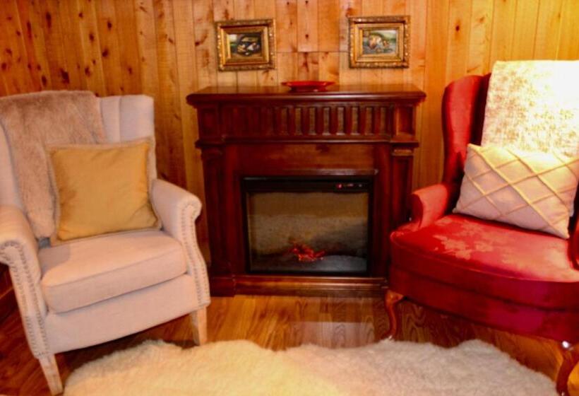 스탠다드 자쿠지 룸, The Inn At White Oak