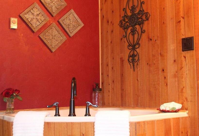 스탠다드 자쿠지 룸, The Inn At White Oak