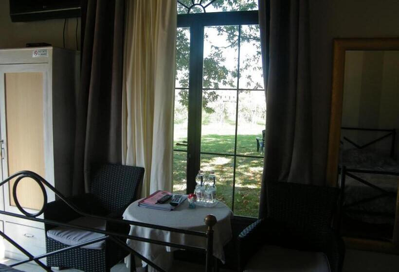 Трехместный Номер Стандарт Вид на Сад, Villa Franca In Franciacorta