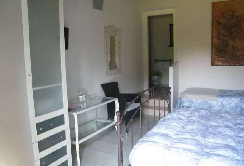 חדר סטנדרט לשלושה עם נוף לגינה, Villa Franca In Franciacorta