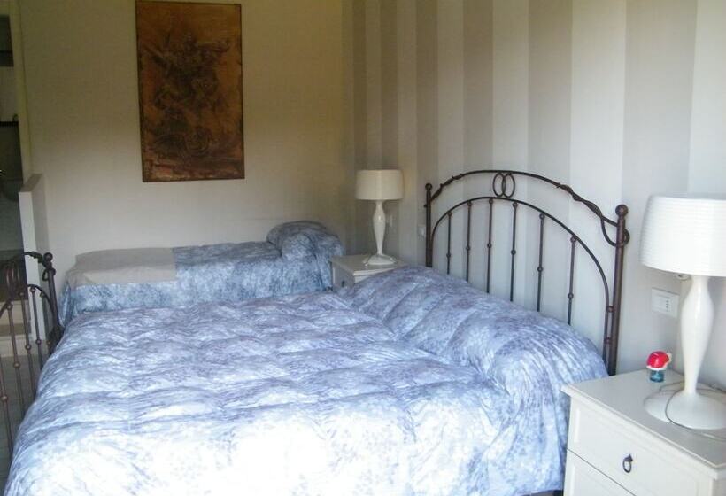 חדר סטנדרט לשלושה עם נוף לגינה, Villa Franca In Franciacorta