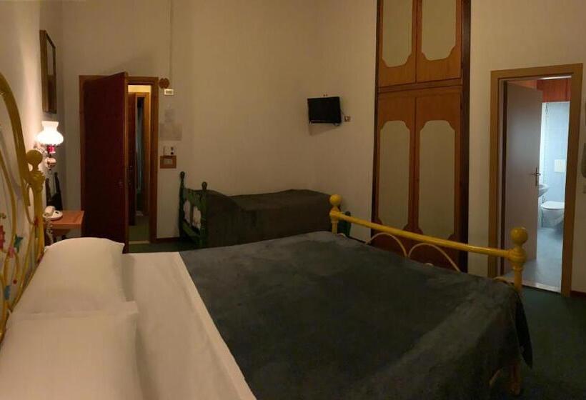 スタンダードトリプルルーム, Ficocle