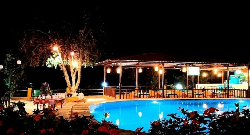 豪华海景房带阳台, Hill Rock