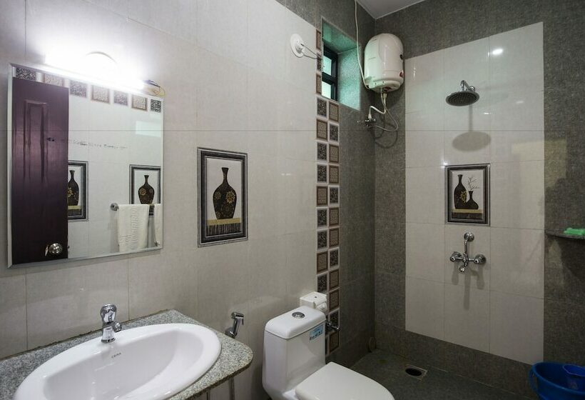 豪华海景房带阳台, Hill Rock