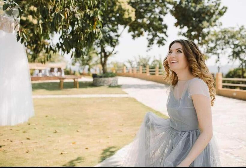 豪华海景房带阳台, Hill Rock