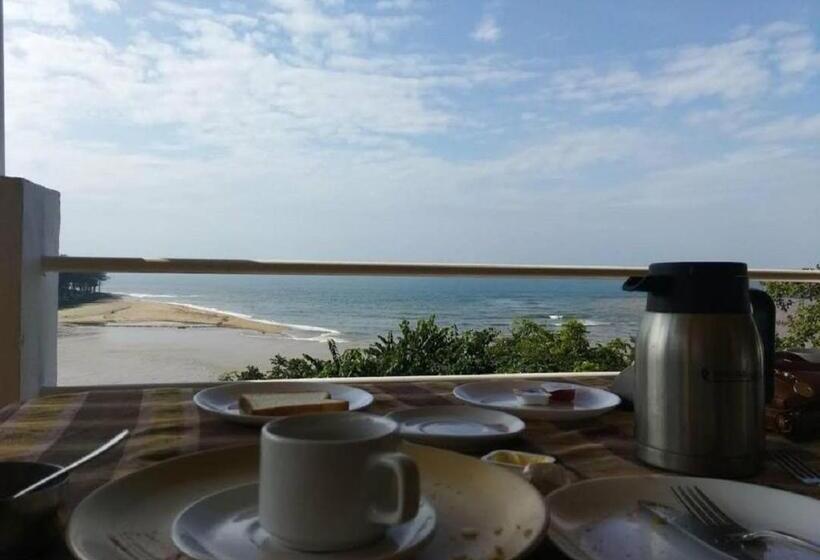 豪华海景房带阳台, Hill Rock