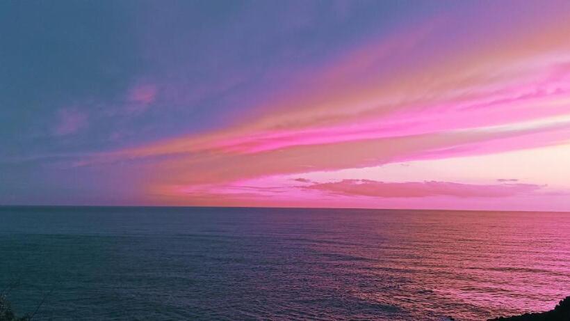 豪华海景房, Hill Rock