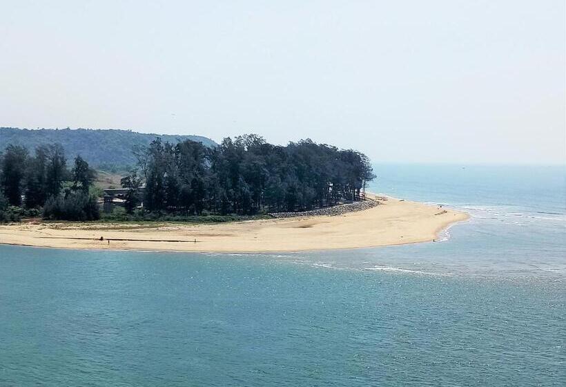 豪华海景房, Hill Rock