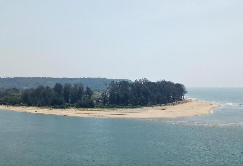 豪华海景房, Hill Rock