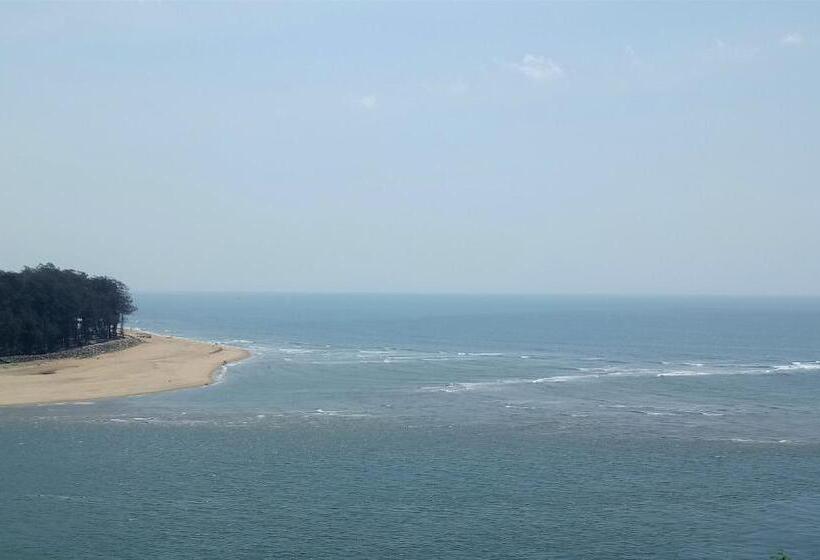 豪华海景房, Hill Rock