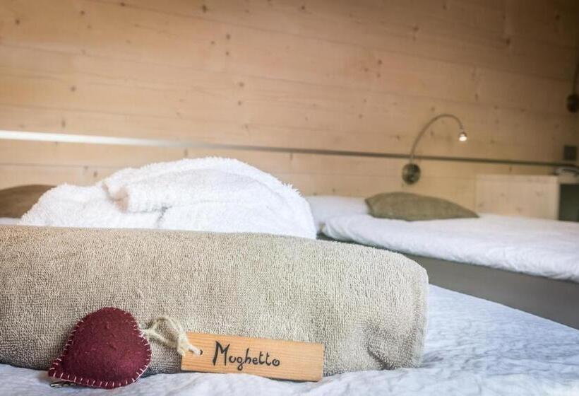 غرفة قياسية مزوَّدة بشُرفة, La Sorgente