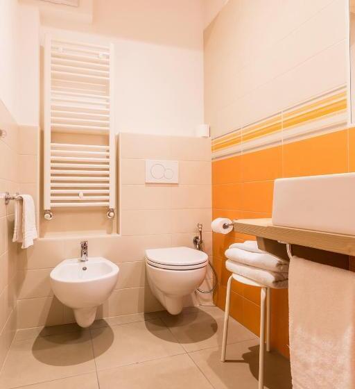 غرفة قياسية مزوَّدة بشُرفة, La Sorgente