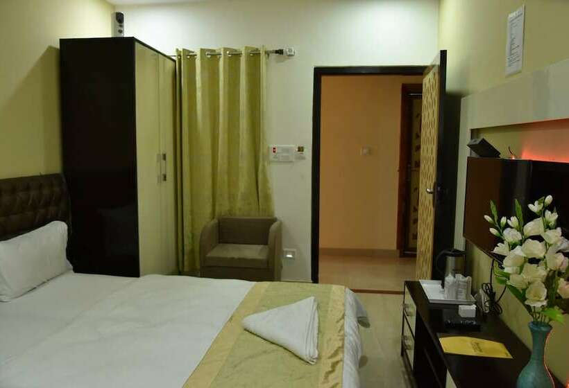 수피리어 룸, Sarweshwary