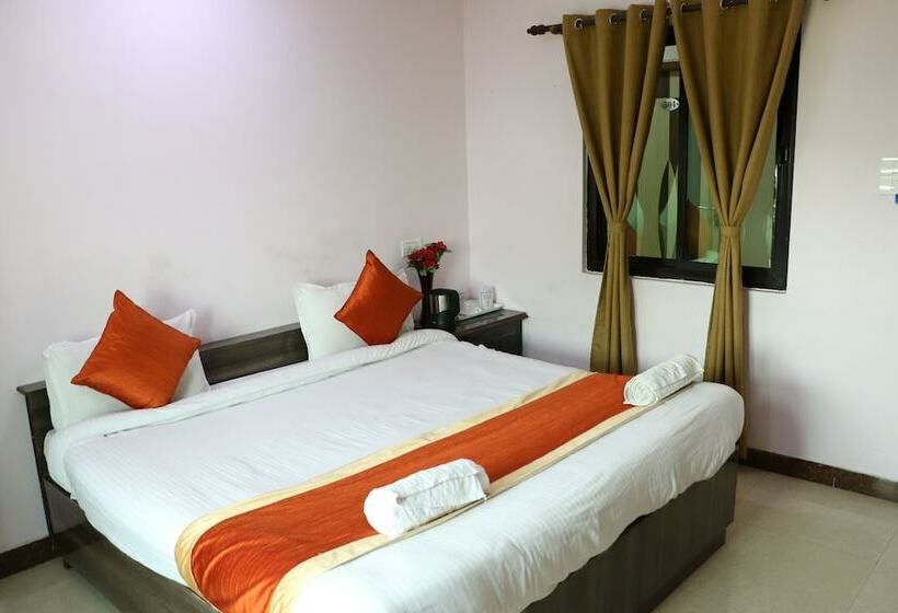 디럭스 룸, Sarweshwary