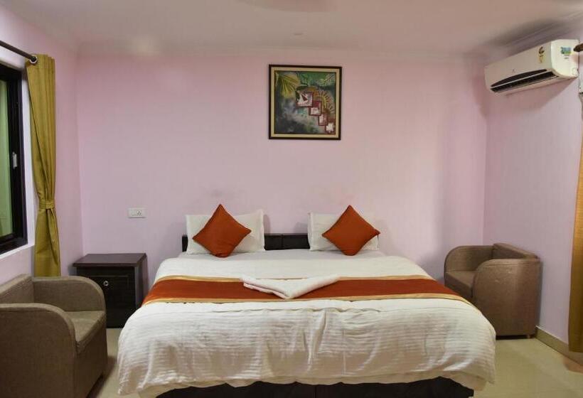 디럭스 룸, Sarweshwary