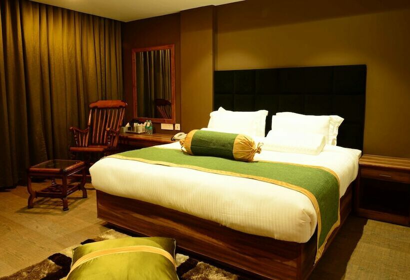 اتاق اجرایی, Shoolin Grand