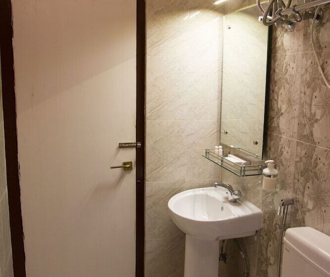 اتاق اجرایی, Shoolin Grand