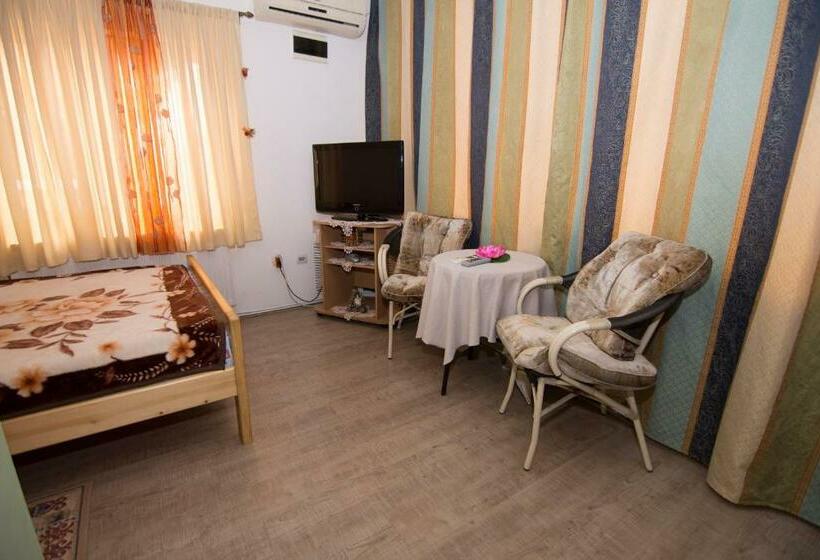 اتاق استاندارد, šmek