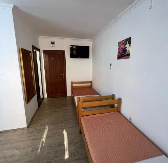 اتاق کلاسیک سه تخته, šmek