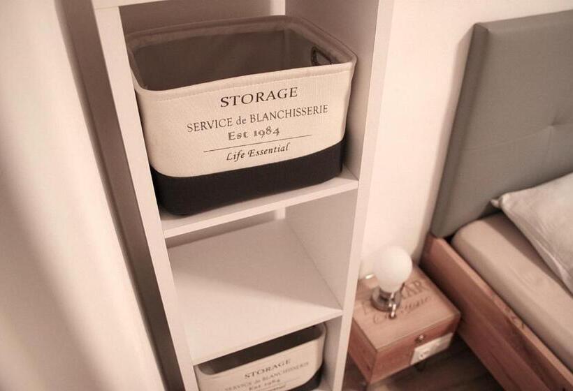 标准工作室, Chalet 1897