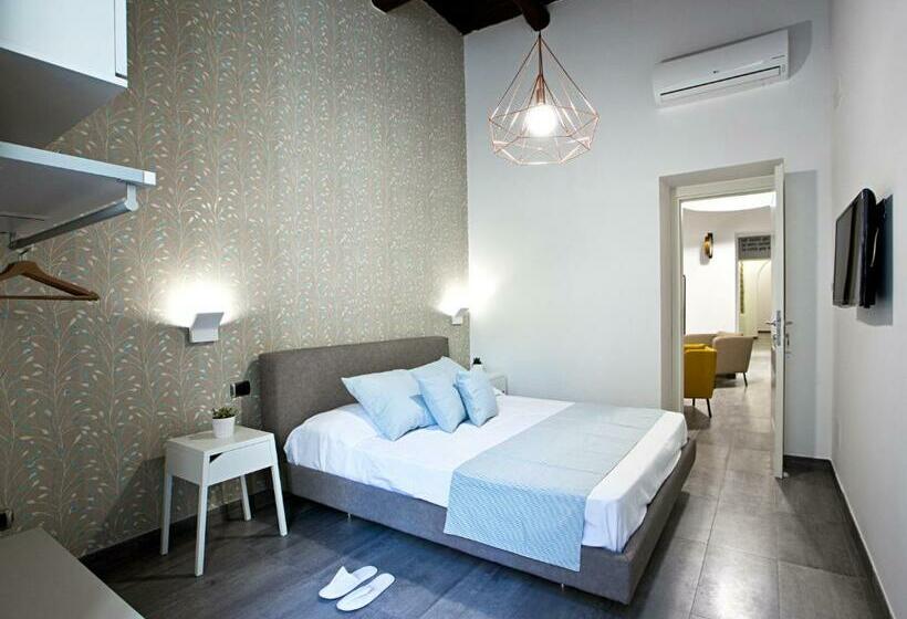 اتاق لوکس با بالکن, Parthenope Suite