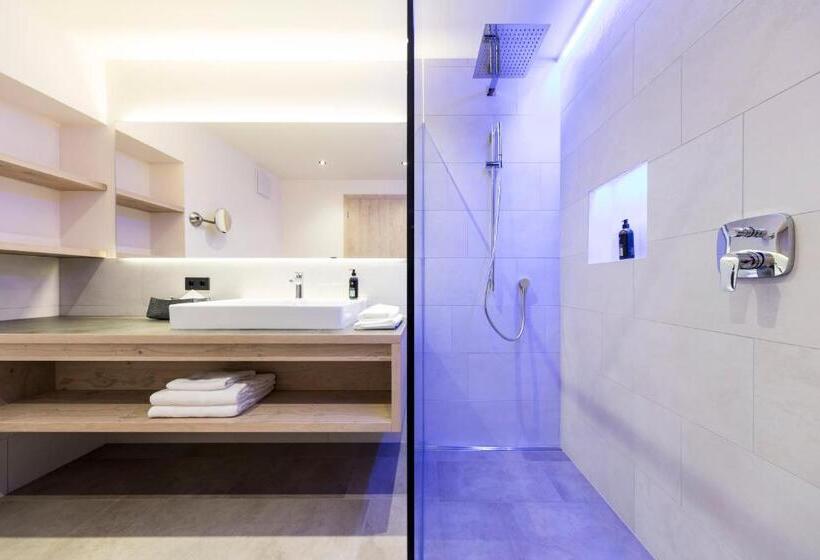 סוויטת ג'וניור נוף לגינה, Torgglhof