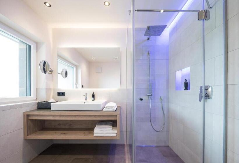 סוויטת ג'וניור עם מרפסת, Torgglhof