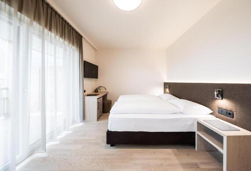 סוויטת ג'וניור עם מרפסת, Torgglhof