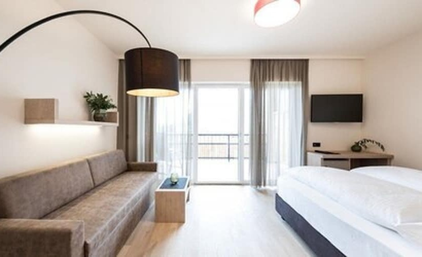 סוויטת ג'וניור עם מרפסת, Torgglhof