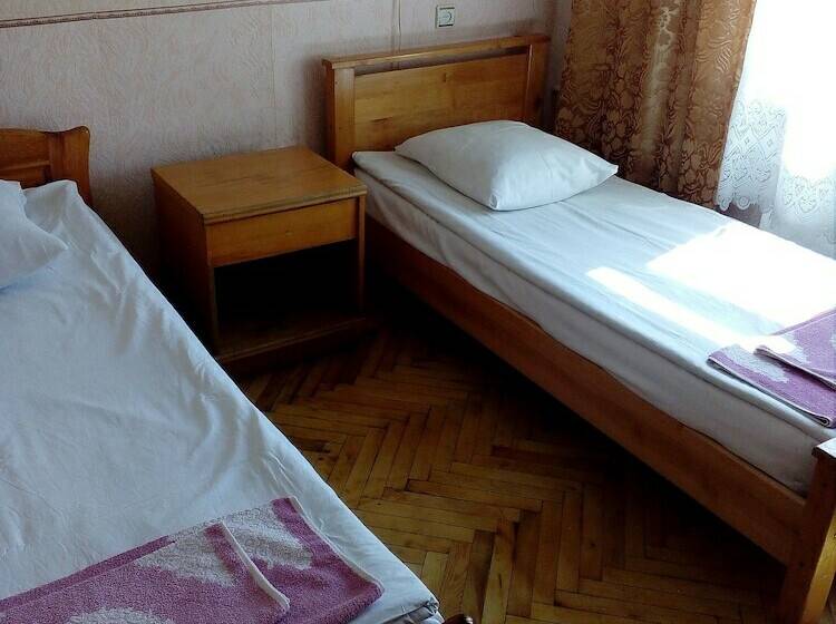 חדר אקונומי, Kyiv