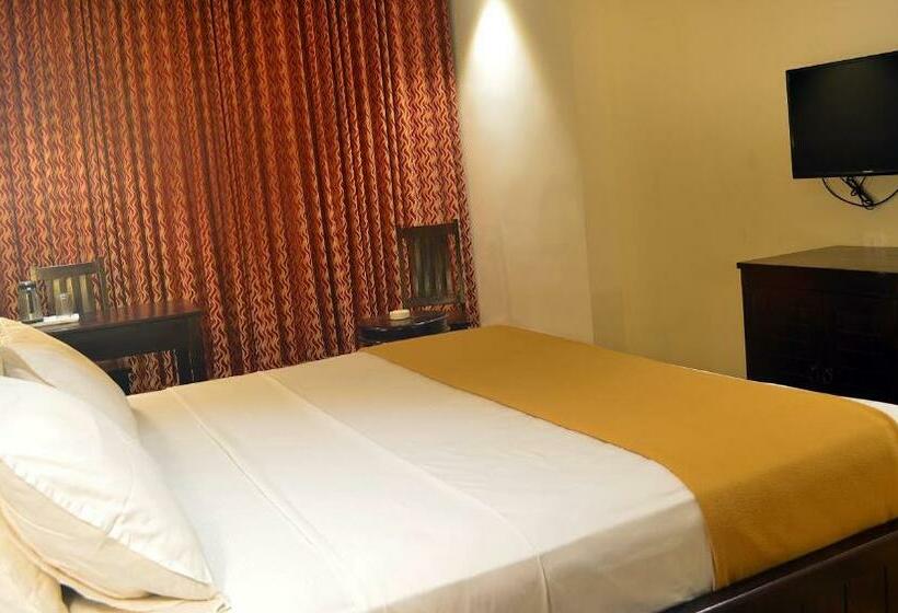 חדר דלוקס, Ranis Grand