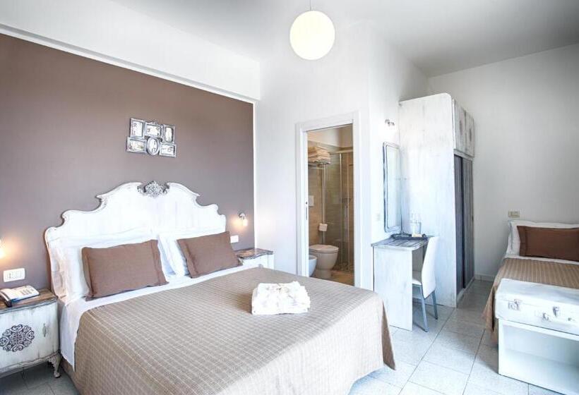 غرفة قياسية ثلاثية مزودة بشرفة, Villa Esedra