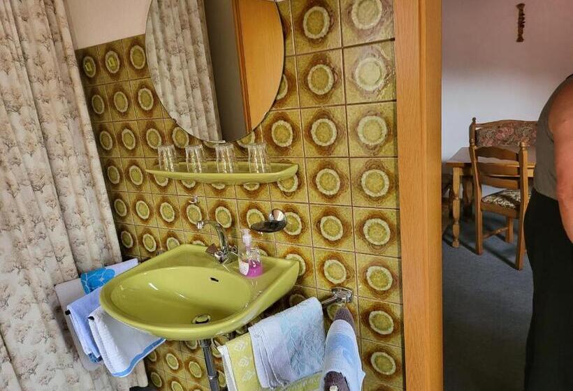 带2个卧室的公寓, Zur Schanze