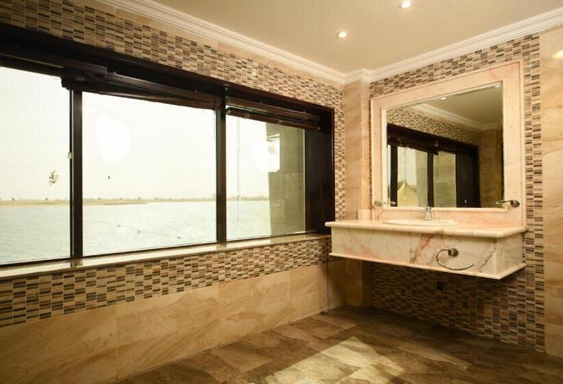 غرفة ديلوكس مطلّة علي البحر, & Resort Golden Marina Yanbu