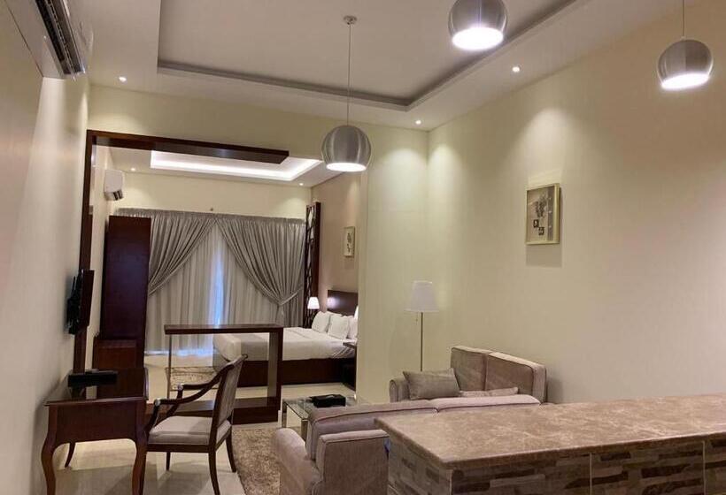 غرفة قياسية مطلّة علي حمام السباحة, & Resort Golden Marina Yanbu