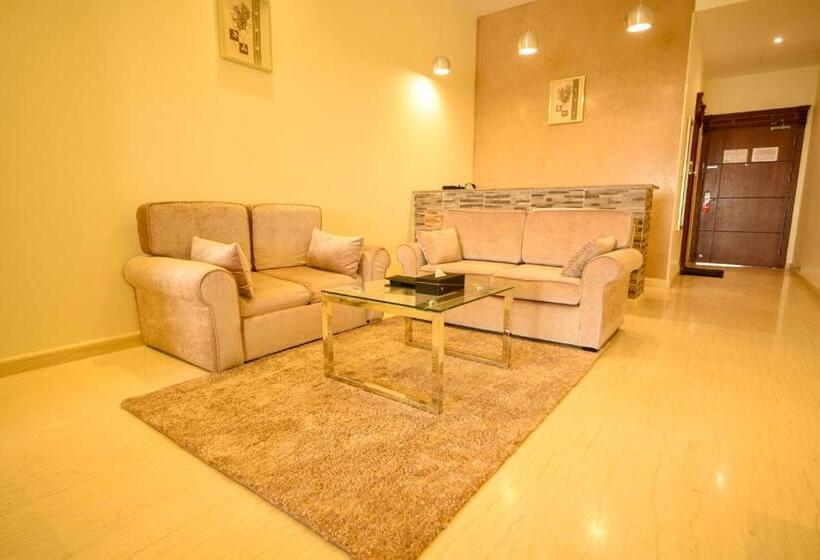 غرفة قياسية مطلّة علي حمام السباحة, & Resort Golden Marina Yanbu