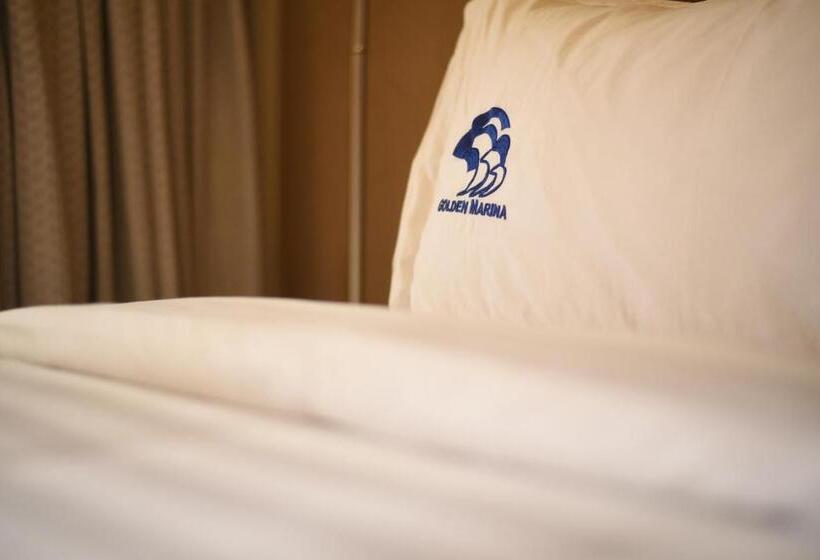 غرفة قياسية مطلّة علي حمام السباحة, & Resort Golden Marina Yanbu