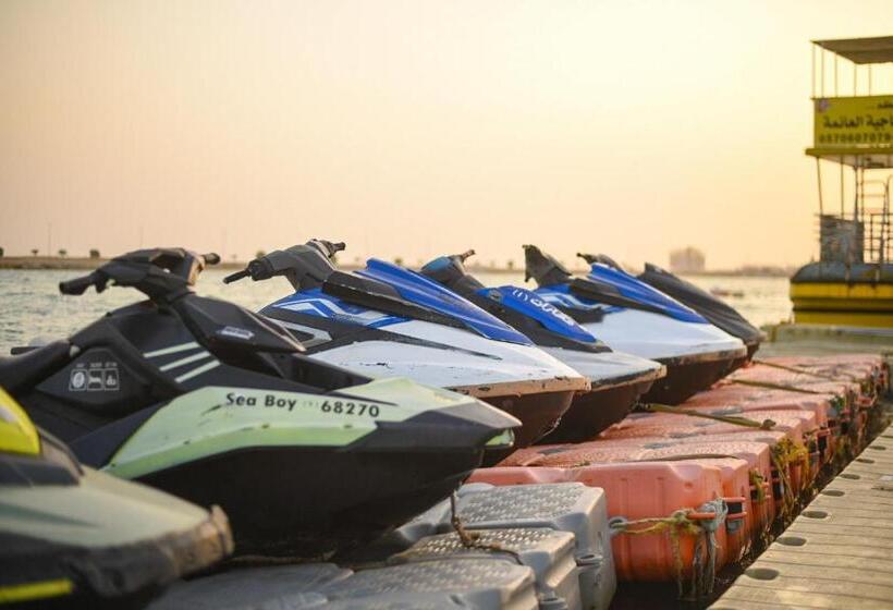 غرفة قياسية مطلّة علي حمام السباحة, & Resort Golden Marina Yanbu