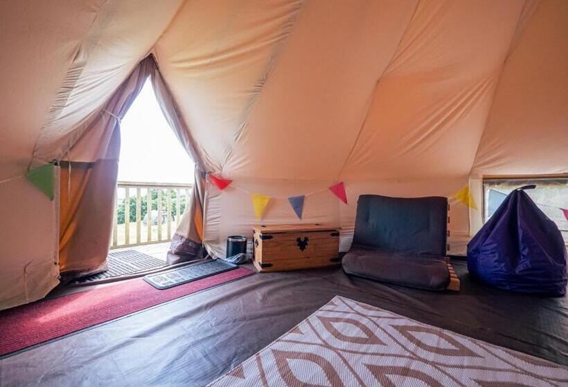 Standard Tent, Yha Eden Project   Hostel