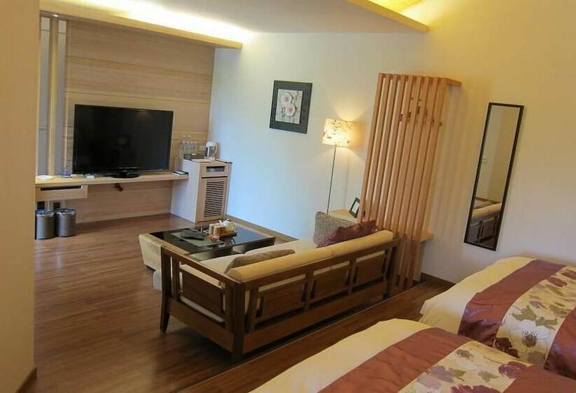 اتاق کلاسیک چهارنفره, Green Willow House