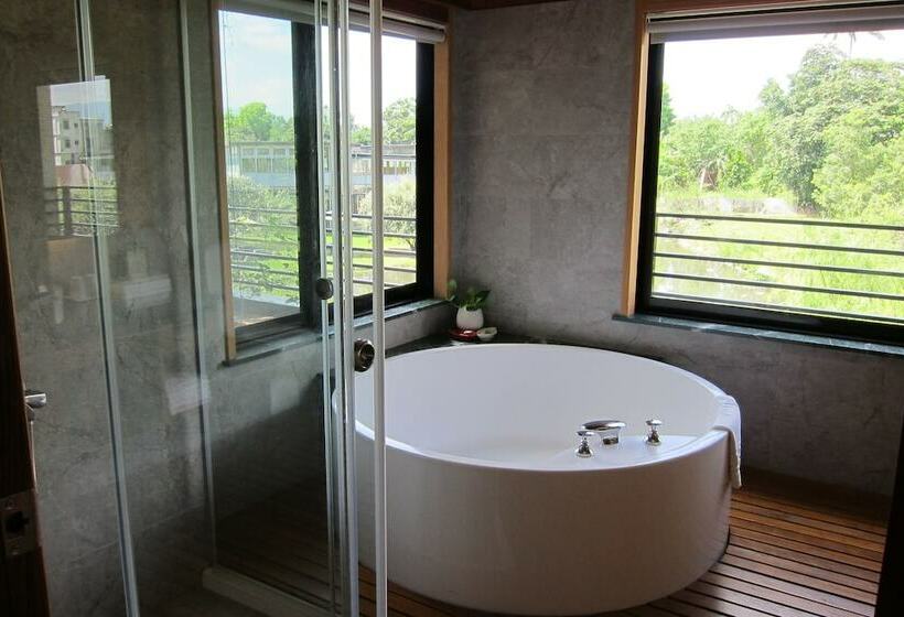 اتاق کلاسیک چهارنفره, Green Willow House